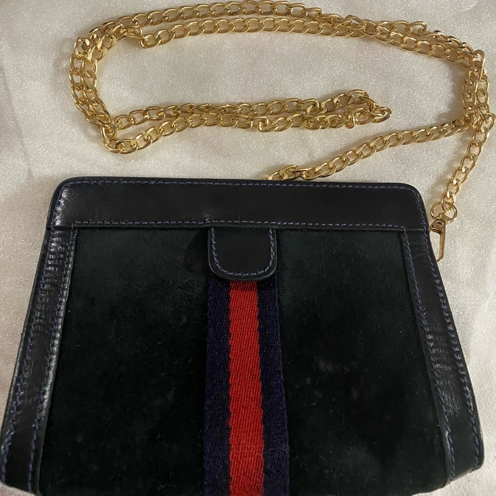 Gucci Black crossbody Bag with Gold Chain. ( unbranded chain)